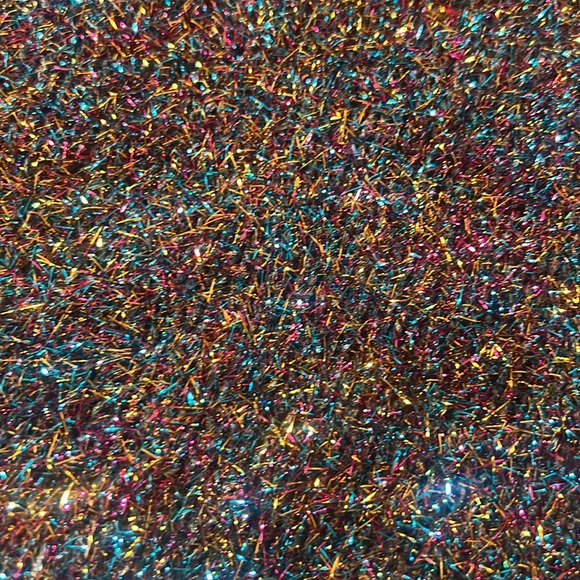 Fun sparkly crop - Picture 2 of 5